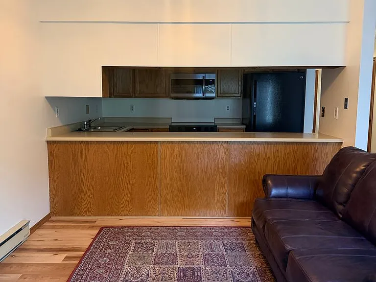 1612 W Olive St #13 — Photo 5