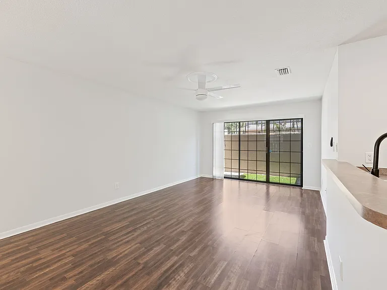 208 S Habana Ave #208B — Photo 12