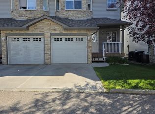 Sandlewood Place, Edmonton, AB T6R 0J8