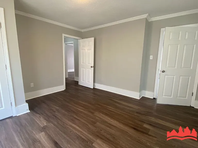 1532 Barton St — Photo 10