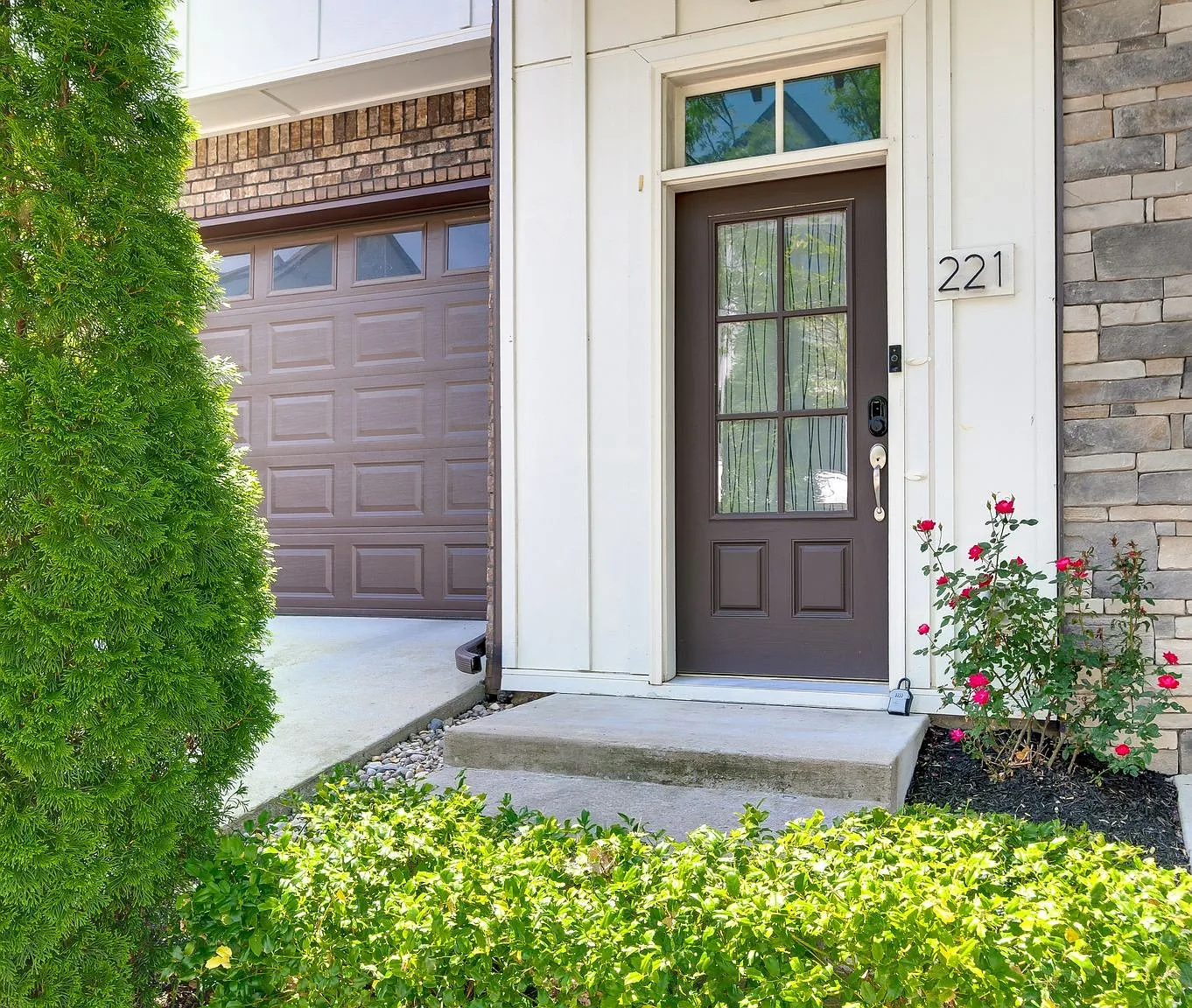 3 bed, 3.5 bath, 2028 sqft, $2,850 — Photo 4