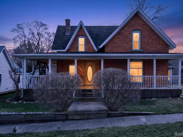 4235 Vine St, Brown City, MI 48416