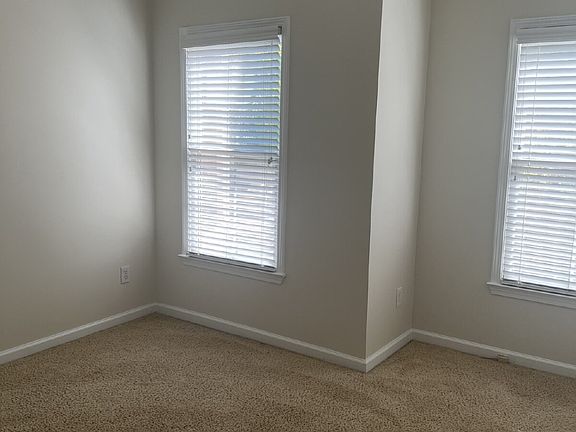 5th image of 42 Star Spangled Ln