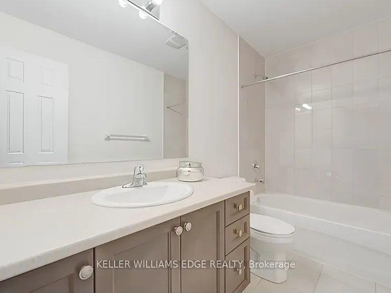 383 Dundas St E #38 — Photo 6