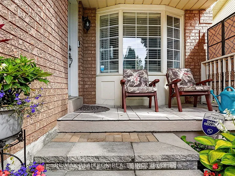 116 Andona Cres — Photo 3