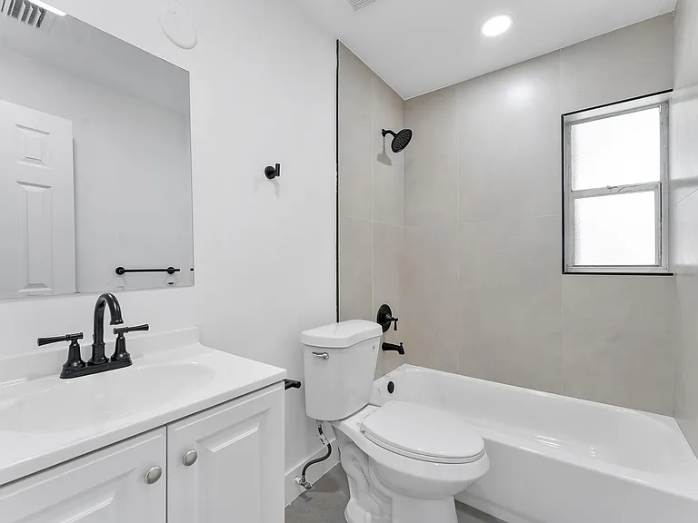 441 NW 2nd Ave — Photo 5