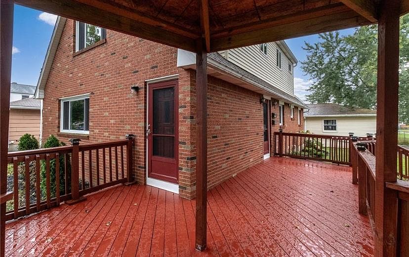 1st image of 215 Crandon Blvd #2