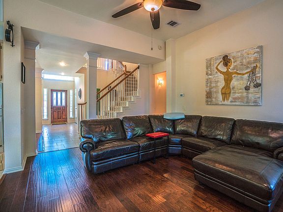 3rd image of 2700 Thorndale Cir