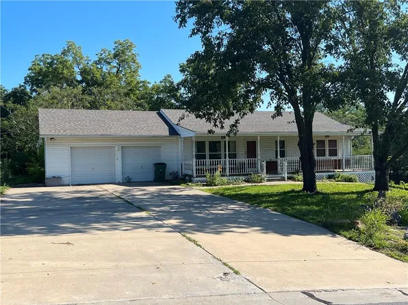 116 W Mill St, Platte City, MO 64079