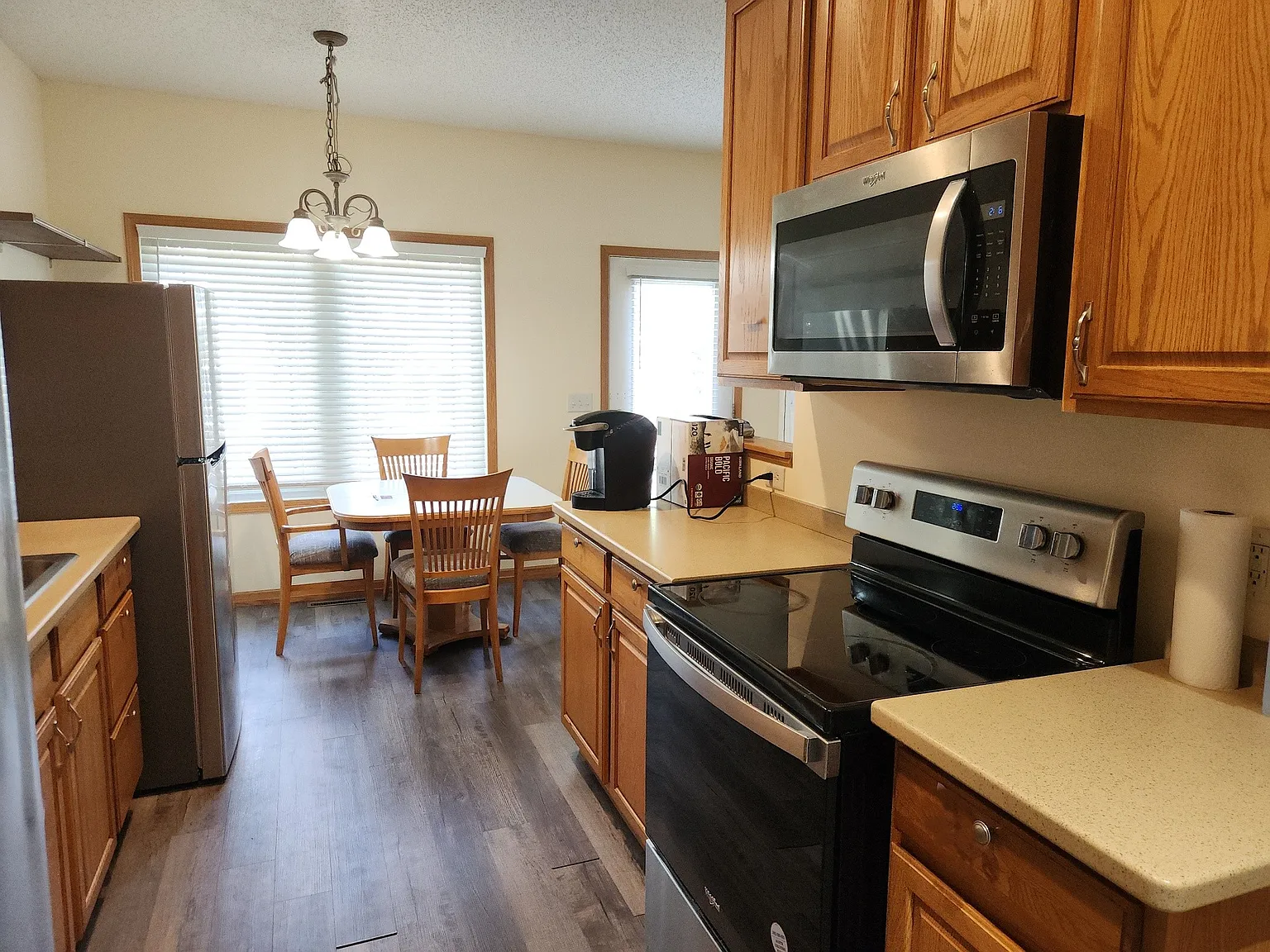 3 bed, 2198 sqft, $3,200 — Photo 3