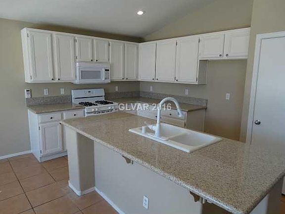 4th image of 601 Azure Banks Ave #0