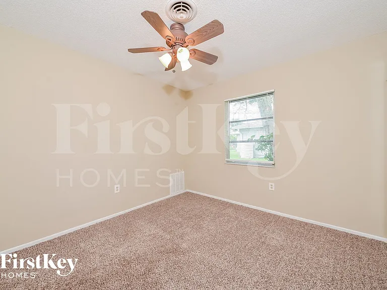 1075 Queen Rd — Photo 10
