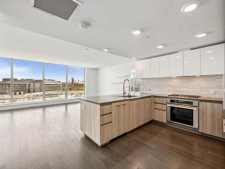 718 Long Bridge St #800 — Photo 13