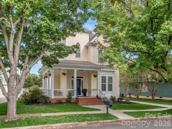 8211 Strandhill Rd, Huntersville, NC 28078
