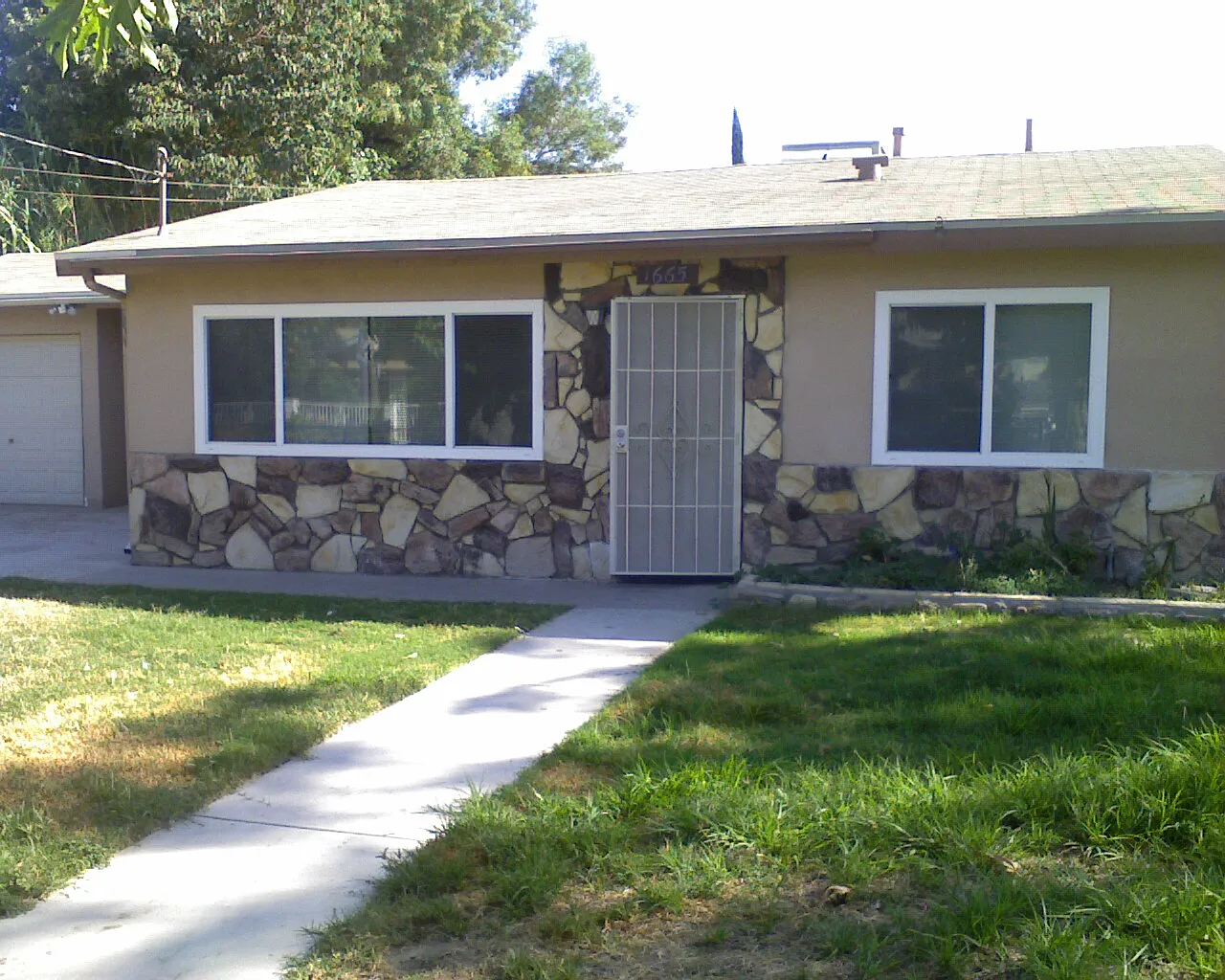 3 bed, 1122 sqft, $2,495 — Photo 1