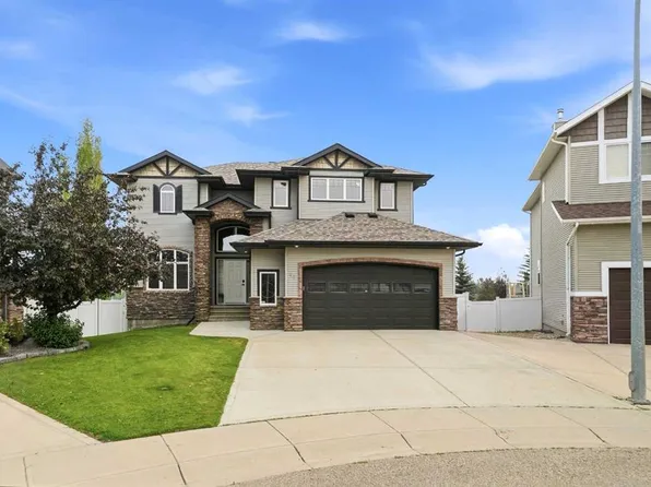 48 SW Innes Close, Red Deer, AB T4R 0B7