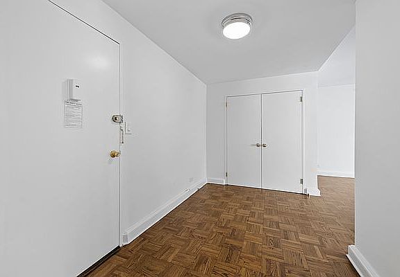 4th image of 136 E 55th St APT 11E