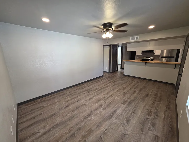 3046 E Marconi Ave #204 — Photo 4