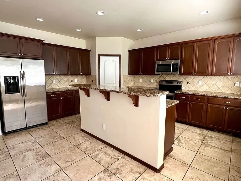 7704 W Washington Ave — Photo 22
