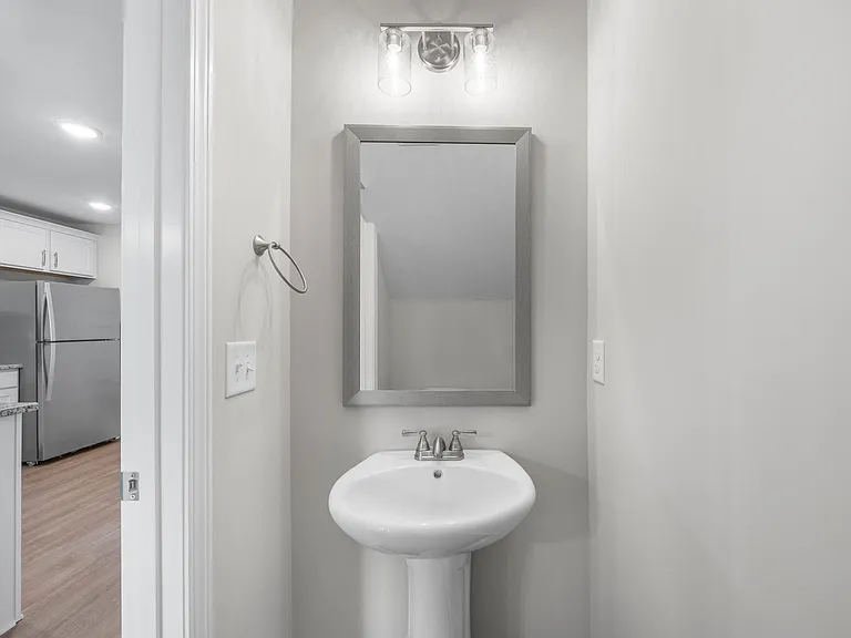 2209 Eldos Trace Cir — Photo 15