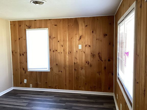 3rd image of 4106 Jewell St