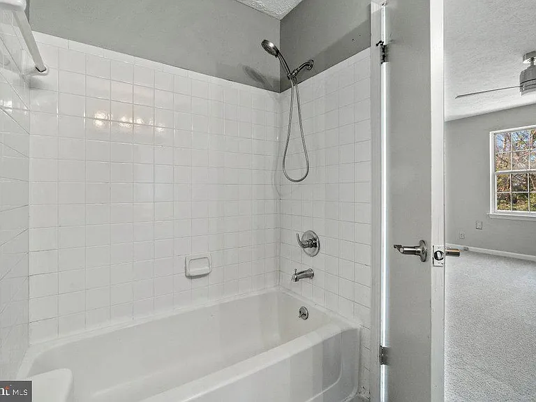 10477 Campus Way S — Photo 2