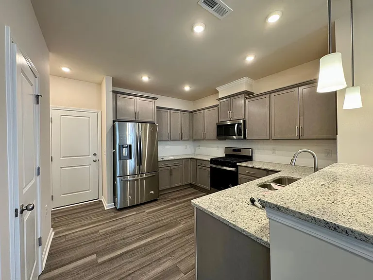 241 Ribbon Rail St — Photo 9