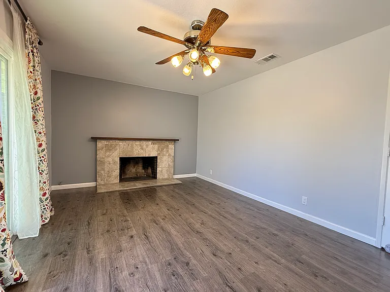 5376 Selma Ave — Photo 7