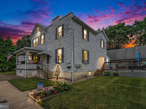 224 Walnut St, Stowe, PA 19464