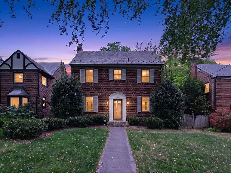 4825 Butterworth Pl NW — Photo 3