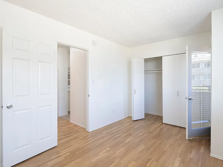 7417 Herschel Avenue — Photo 9