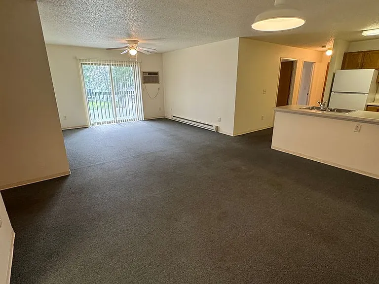 PIONEER BLUFF APARTMENTS — Photo 69