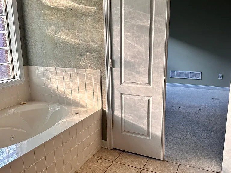 625 Vincent Way — Photo 21