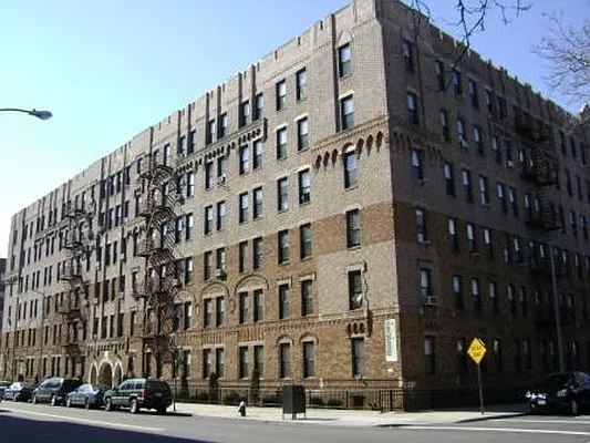 Rented by Kings & Queens | media 9