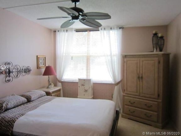 5th image of 9480 Tangerine Pl APT 301