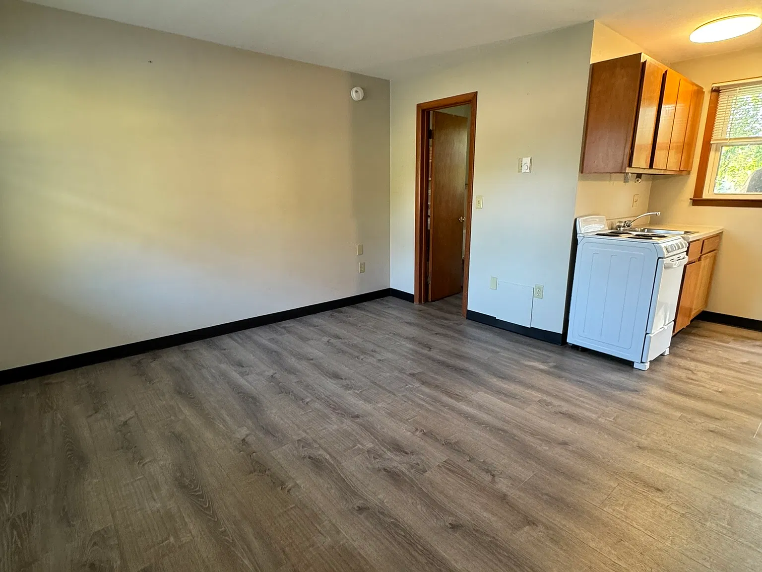 21 Dwight Street - 10 — Photo 2