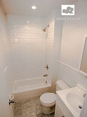Rented by Jonis Realty | media 7