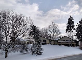 4617 Sunset Dr, Lockport, NY 14094