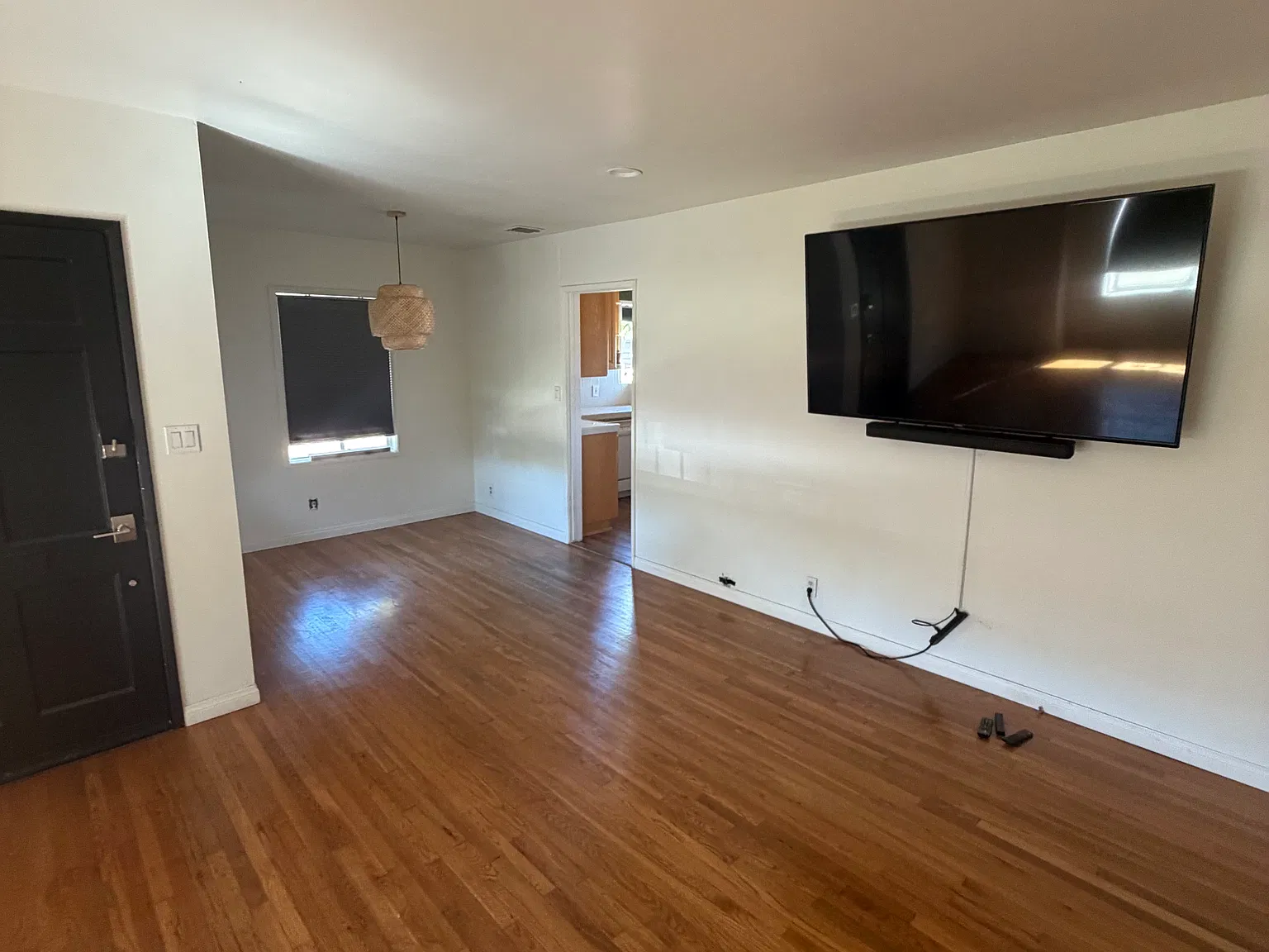 2 bed, 965 sqft, $3,400 — Photo 4