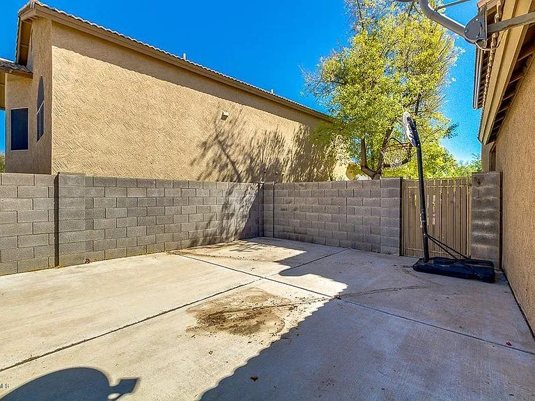 1380 W Whitten St — Photo 19