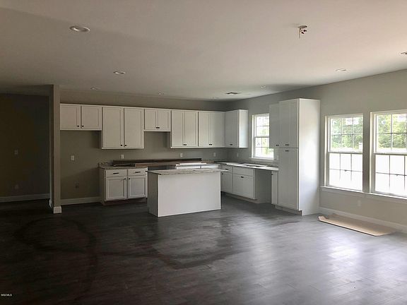 2nd image of 11 Pacific Ct