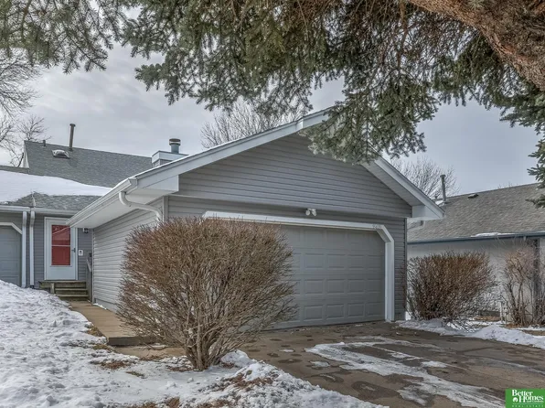 15439 T St, Omaha, NE 68137