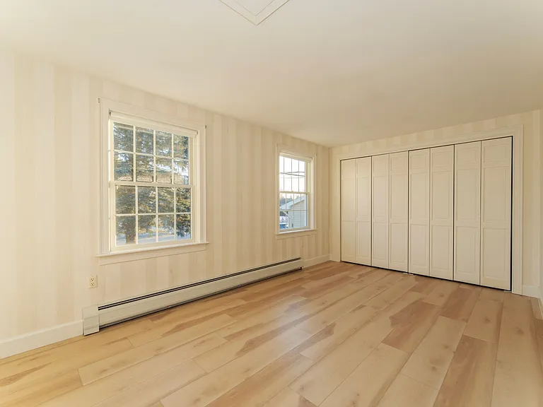 50 Laurel Cir — Photo 17