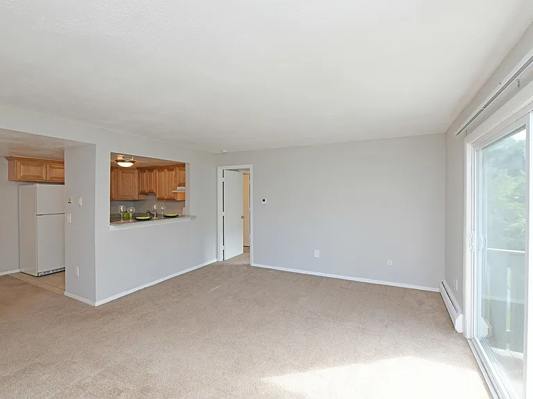 Bayside Country Club Apartments — Photo 46
