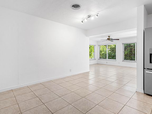4th image of 2100 NE 4th Ave