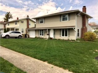 18 Tempo Rd, Levittown, PA 19056