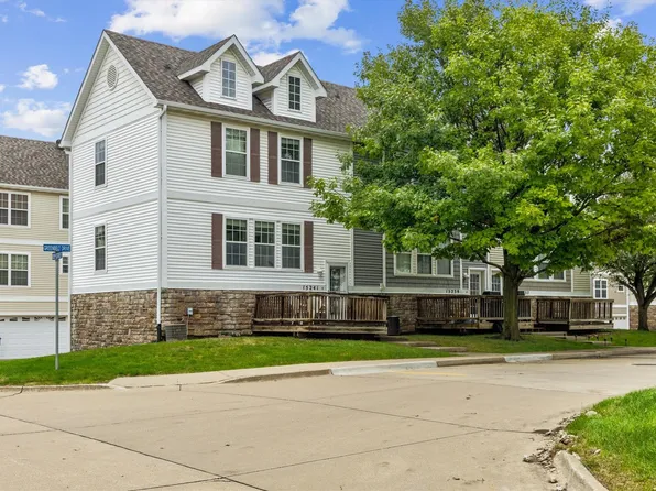 15241 Greenbelt Dr, Urbandale, IA 50323