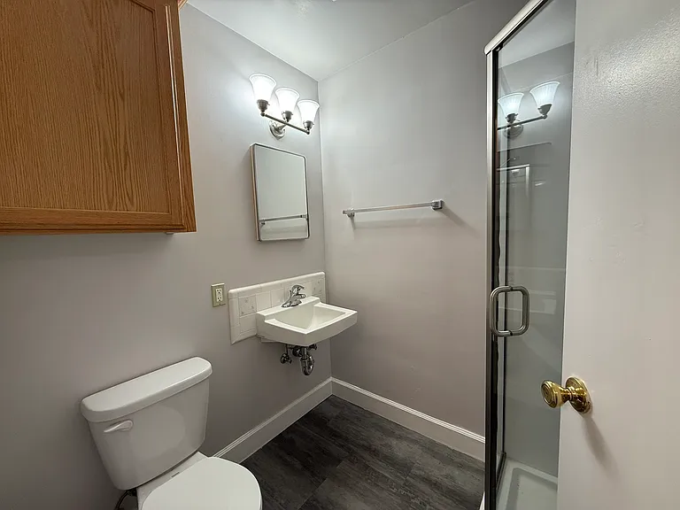 3120 Willamette Dr N — Photo 22