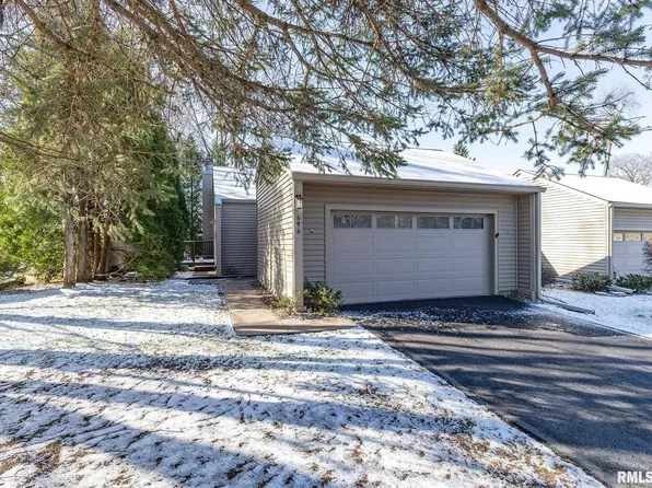 496 44th Avenue Ct, East Moline, IL 61244