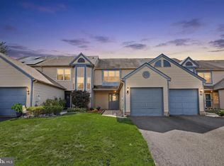5 Goldenrod Ct, Hamilton, NJ 08690
